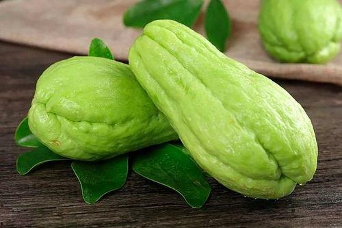 吃酸菜能吃瓜吗,美味搭配的饮食探索